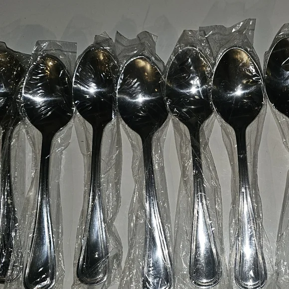 Dinner Spoon Set - Picture 3 of 4